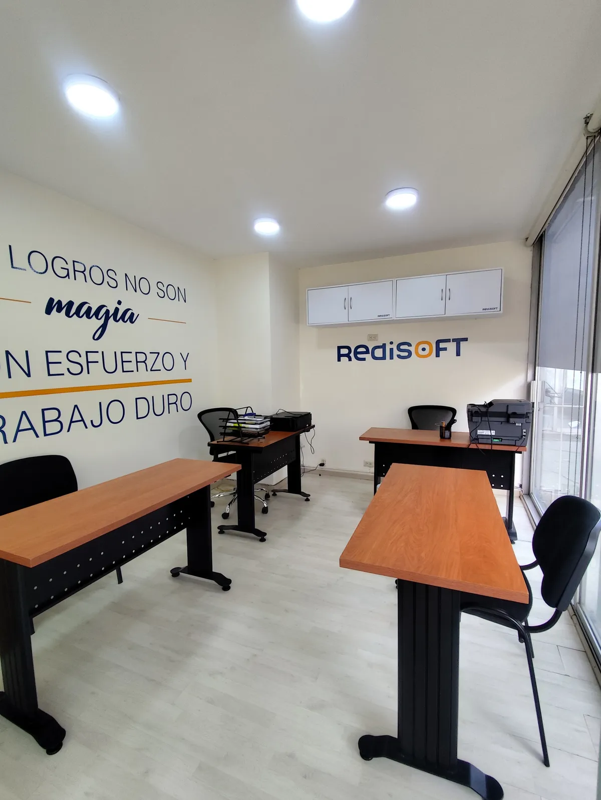 Oficina Amueblada en Zona Dorada 3
